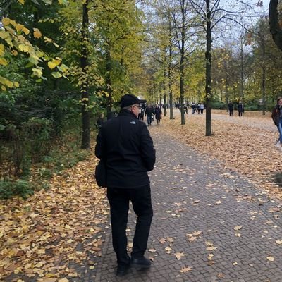 keanufar's profile picture. Var olmak için değil varlığa dair deliller için yeni şeyler söylemek lazım...