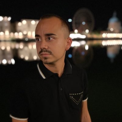 FranckPoitou's profile picture. « C’est de la nostalgie quand on réalise qu’un moment du passé qui paraissait à ce moment tout à fait banal, était en fait le vrai bonheur. »