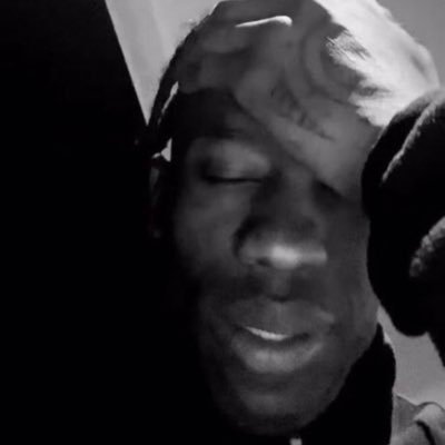 whenwillitend21's profile picture. 