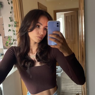 ainemckeown1's profile picture. careful now