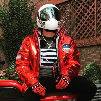 Youtuber📽
Crypto degenerate 📈
Electric bike addict ⚡🚴♂️
Self improvement junkie 💪📚
CEO/Founder of Rawbinsun LLC🚀
Social media manager @ebikes_usa 💻