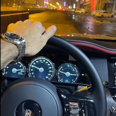 رجل أعمال في خدمة ديني ومليكي ووطني والمجتمع لدفع عجلة التنمية والنجاح لغد.ٍأفضل متطفل على الشعر