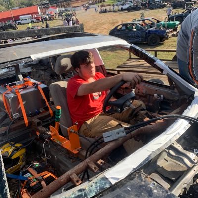 Hi I’m a streamer with 700+ YouTube sub and 1.9k+ followers on twitch and a free agent looking for a team cash app BfultonYT