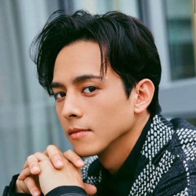 FM_uranokao's profile picture. 丸の内で働く普通の男の裏の顔 / 30代後半 /長期単身赴任中