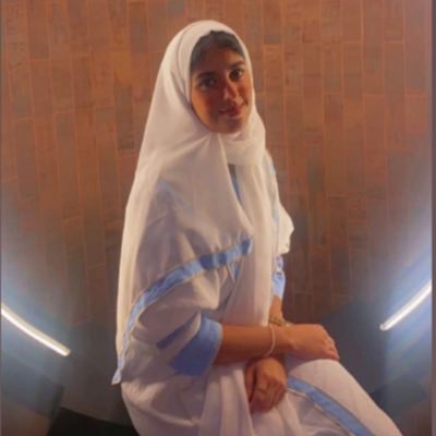 يارب زحام الجنه مع من أُحب , #Capricorn♑️ Nurse 💉. l like the moon and clouds ☁️🌑💙.