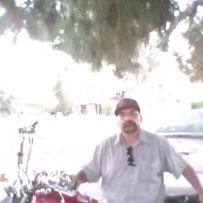 Hello,, Everyone I'm Ernest, from the central valley,, father,grandpa,brother and friend' mainly here to discover,learn and meet new down to earth good people .