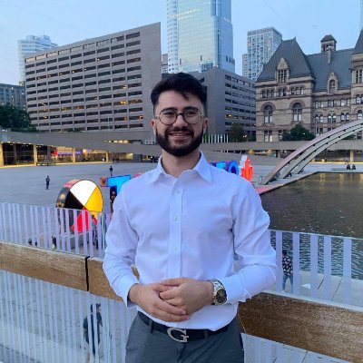 Incoming PGY-1 Internal Medicine @UofT_DoM | Medical Student at @MacDeptMed c2024 | @MacBHSc alumnus | Baha’i | Interested in Nephrology