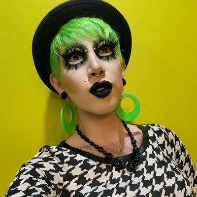 Professional drag queen and faggot. Smart mouthed Aquarius.