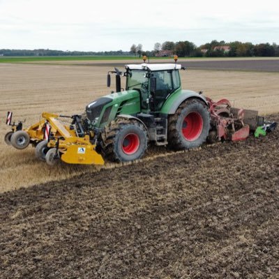 Edwin en Wilmar de Lange. Loonbedrijf actief in de bollen en akkerbouwsector.