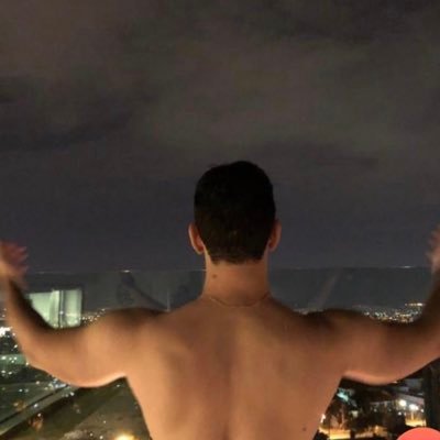 fernandeswbr's profile picture. Não há lugar para onde correr: as mudanças, quando precisam acontecer, sabem como nos encontrar.