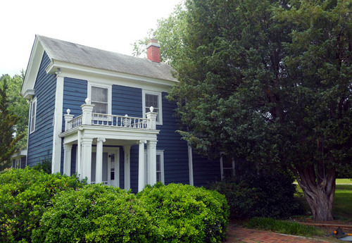 A charming and romantic vacation rental located in the heart of Irvington, Virginia