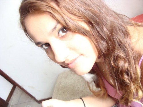 Sou melhor do que as pessoas dizem;
Pior do que elas imaginan;
As criticas nao me abalam e os elogios nao me iludem...
SOU O QUE SOU,NAO O QUE DIZEM!
