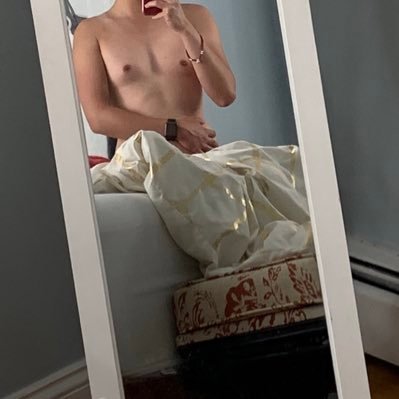 Just an alt for an Asian twink 😈 sex positive and educator NSFW 18+🔞 I post a lot of 🍑 taken👬 (He/any/他/祂) DMs open for comissions