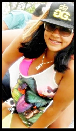 independente, do que me disserem, respondo sempre com um sorriso. Porque ser inconveniente é comum, mas ser superior, é uma raridade .  ;)