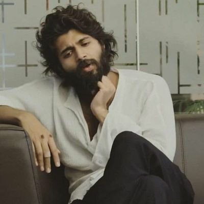 Shoaib_shah_09's profile picture. Always with vdk 🖤
       Virat Kohli .....