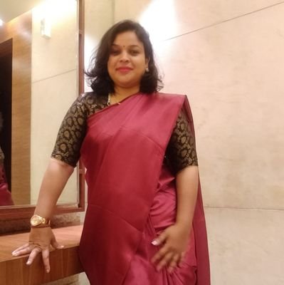 MaryJhancy's profile picture. Stay away from fake people b'coz you don't know when they will throw you. 
Be dedicated to your future and THANKFUL to your past...