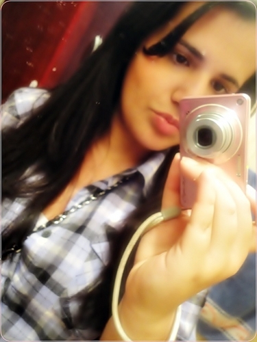 SE as tempestades chegarem
e as forças lhe faltarem,
vc poderá vencer todo mal
segurando na mão de DEUS! ♥