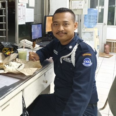 Suka membaca dan olah raga