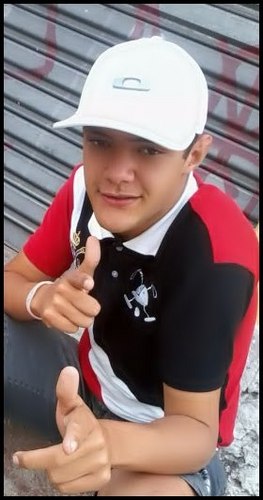 Nóis todos somos iguais nem a menos e nem a mais ♪