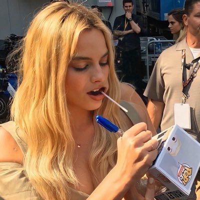 映画とわんことお酒が好きな退役試写勢。洋画中心の雑食だけどDisney・宇宙・ミュージカル・音楽映画が特に好き。海外スターに会えることが何よりの幸せ!気まぐれで映画イベや西東京会やってたり◎|Margot Robbie💃|Islay Malt🥃|ウイスキー検定|レイブン🦅|誤字の多さはご愛嬌☆