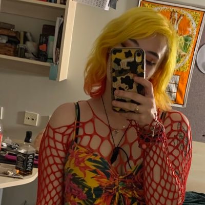 emgnxsill's profile picture. 23