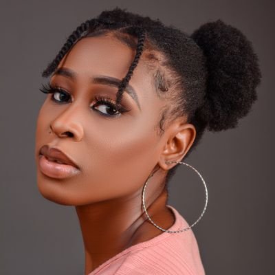 Your favorite nutritionist 🍏🍉🍍
Your favorite crochet artist 🧶
kingdom practitioner👌💪
