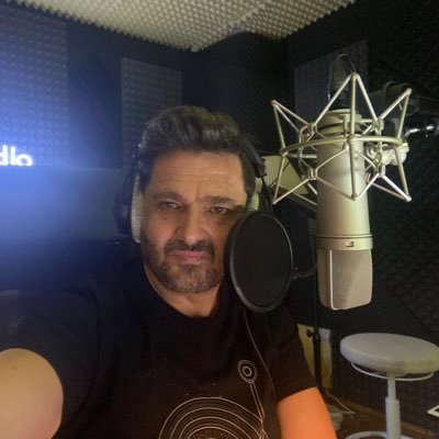 Enfermero Graduado en SERMAS (Supervisor) y EX LOCUTOR DE RADIO en M80 Radio(Madrid),Onda Cero(Madrid),Cadena SER,LOCUTOR de Publicidad.Ahora tengo mi PODCAST.