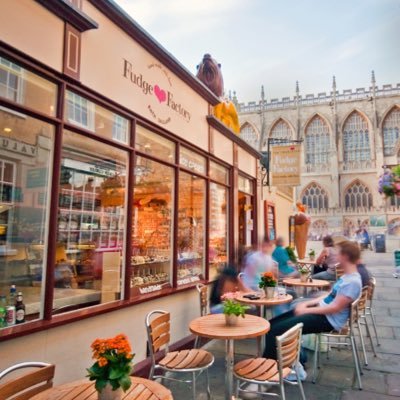 Independent family business cooking fudge in the heart of Bath for 20 years. Visit our shop on Church Street for caramel apples, toffee and handmade goodies!