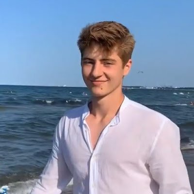 ukaszStolarczy3's profile picture. 20 | PL | e-mail marketing