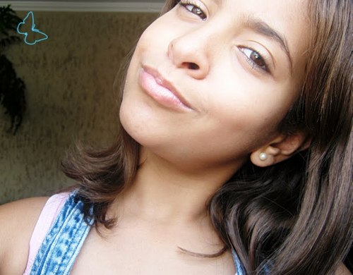 Não sou a garota mais certinha &&' nem a totalmente descontrolada. Não busco ser perfeita , mas sim ser eu mesma :DD