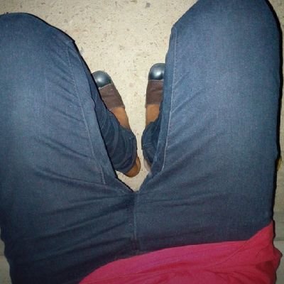 thatbrokencrayo's profile picture. 