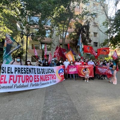 Orgullosa descendiente siria, chuncha y comunista