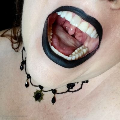 Alt account of Layla aka @ToepazFeetures

NSFW, 18+ only, violent, dark and sadistic. Vore, gore, death. domme & giantess content. degradation professional