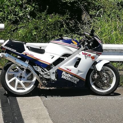 HPFyCnrKeKJ6IBb's profile picture. 住み:神奈川(VFR400R/GPZ900R)
道志を良くフラフラ走ってます👍