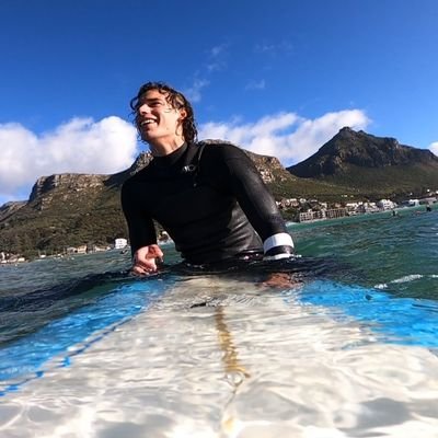 Nicolaus100's profile picture. c o l l a t e r a l   b e a u t y 🌚