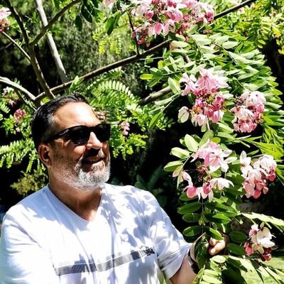 Zahiwehbe2's profile picture. Poet/ Tv host

Writer.. Strategic forex trader 💹