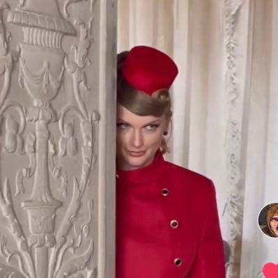 TheCircleofRife's profile picture. Keeping it light like silk chiffon. she/they