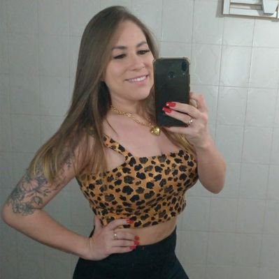 Athleticana.
Mãe da Isis. 👸🏼
Canceriana.
Comissária do Retiro Folia.
Bacharel em Direito. Ademi PR. Vieira BPO