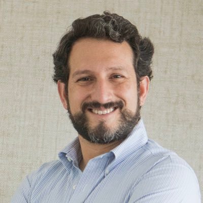 Gerente de Asuntos Corporativos @bcpcomunica y @credicorpgroup. Abogado. Master @yale Law. Ex subdirector periodístico y editor de política de @elcomercio_peru.