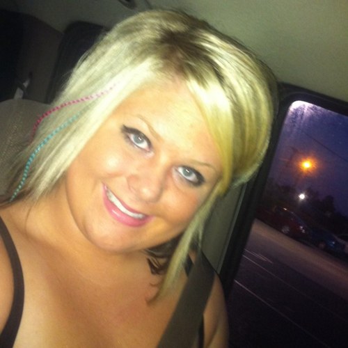 MalloryLouiseW's profile picture. lets get one thing straight, i'm not (: #teamlesbian && I love my girlfriend more than anything in this world.. oh && I follow back (: #lifeisgreat