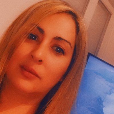 neigeneige34's profile picture. Née brune devenue blonde comme le monde