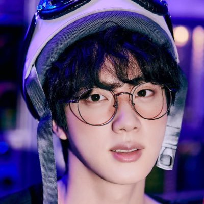 she/her • infj-a • gryffindor • 👁💉 • 👨👩👧• 🐹 biased • OT7 💜
i don't talk and twt much, absolutely a back office type of lilac lieutenant.