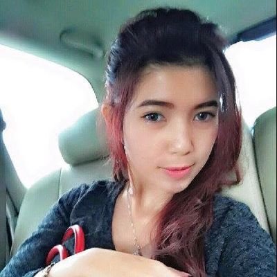 yulinda842's profile picture. 