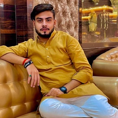 Graphics_designer pursuing - modeling umar bhale he choti ho zindagi bdi hone chahiye 🙌💖 insta_id-@_harshvats_