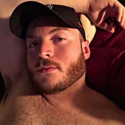 Dog dad to three, fitness, friends, thirst traps, politics, memes and all that gay shit.