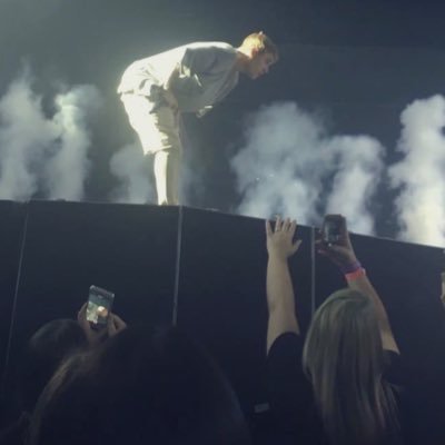 Belieber since 2010. met Justin x2. creator of the Believe Ticket Project & owner of @UK_Biebernews
