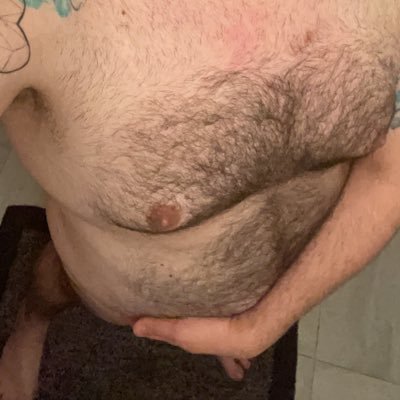 An alt account to like and retweet smut. Very much 18+.