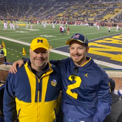 GO BLUE 〽! Avid sports fan and card collector. PC Michigan/Rams (mainly Donald). Link to my insta: https://t.co/WkYa2peyvT