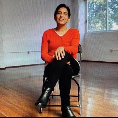 Mujer con consciencia social, a favor del mejoramiento de la vida de millones de mexicanos en desventaja. Socióloga.