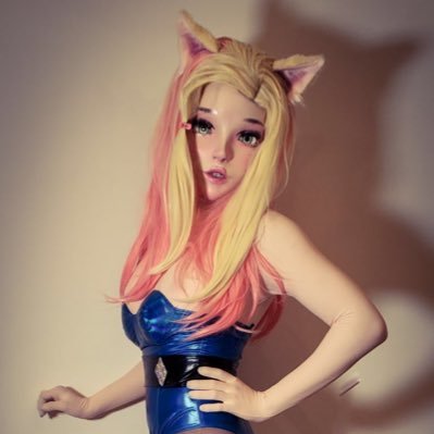 A girl who enjoys kigurumi, latex, cosplay, gaming, cars and most things that are cute and sexy.